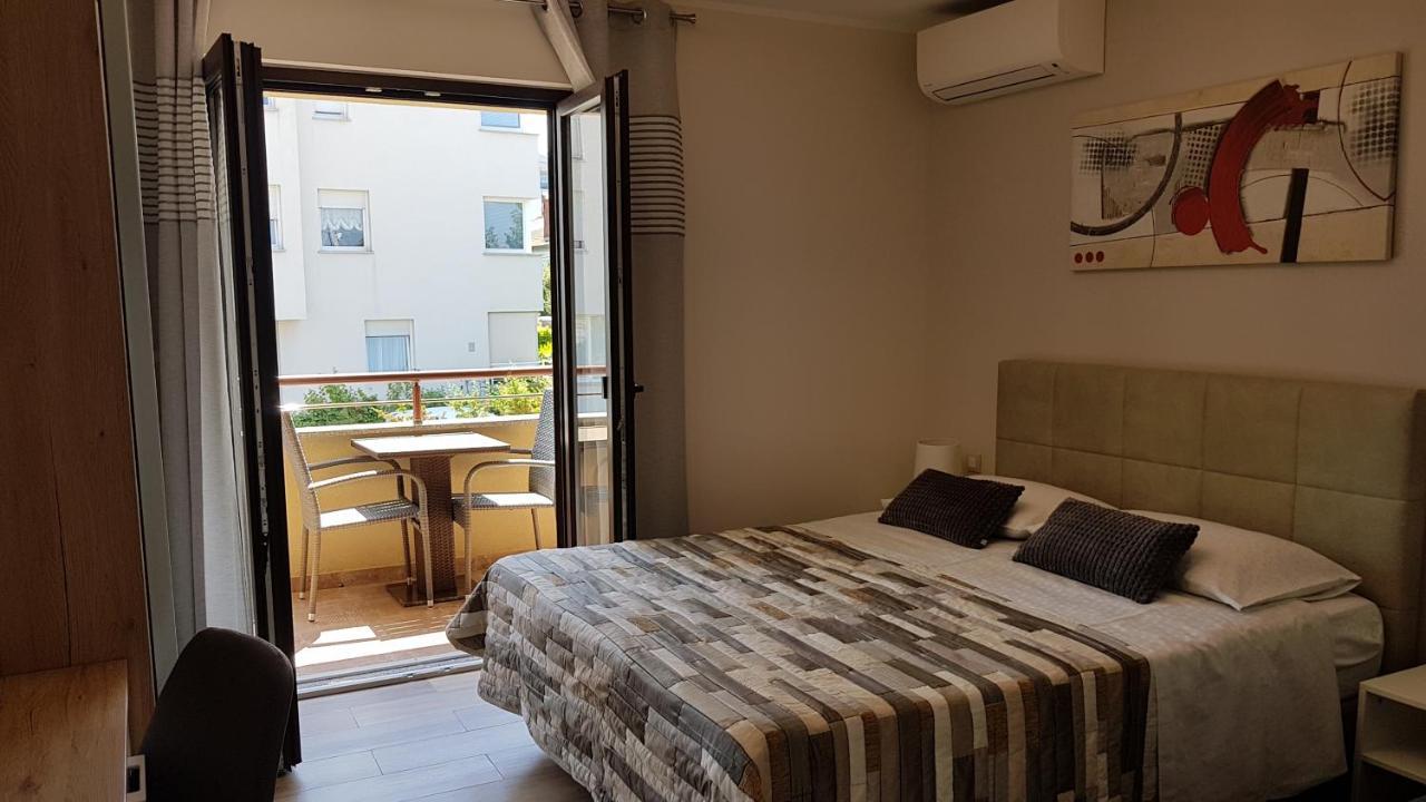 Apartments Alea Ровинь Экстерьер фото