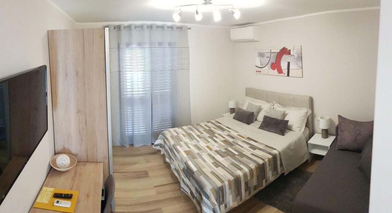 Apartments Alea Ровинь Экстерьер фото